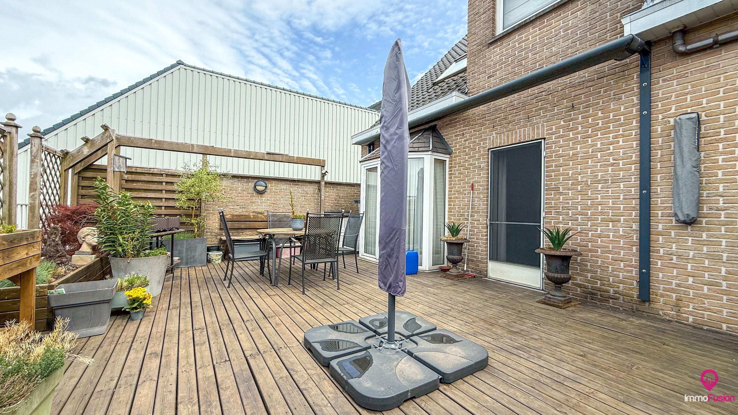 Ruim appartement met groot terras en garage!  foto 23
