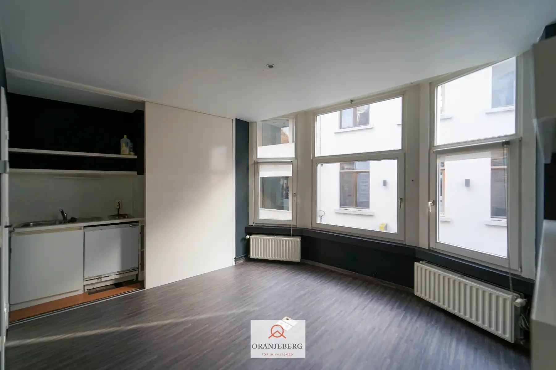 Handelshoekpand Te Huur in gezellig zijstraatje van de Mageleinstraat foto 29