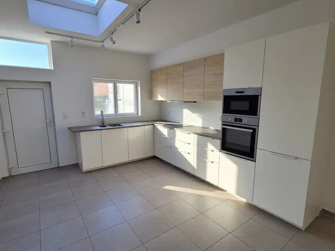 Gerenoveerde woning met tuin en parkeerplaats - 1 slaapkamer.  foto 4