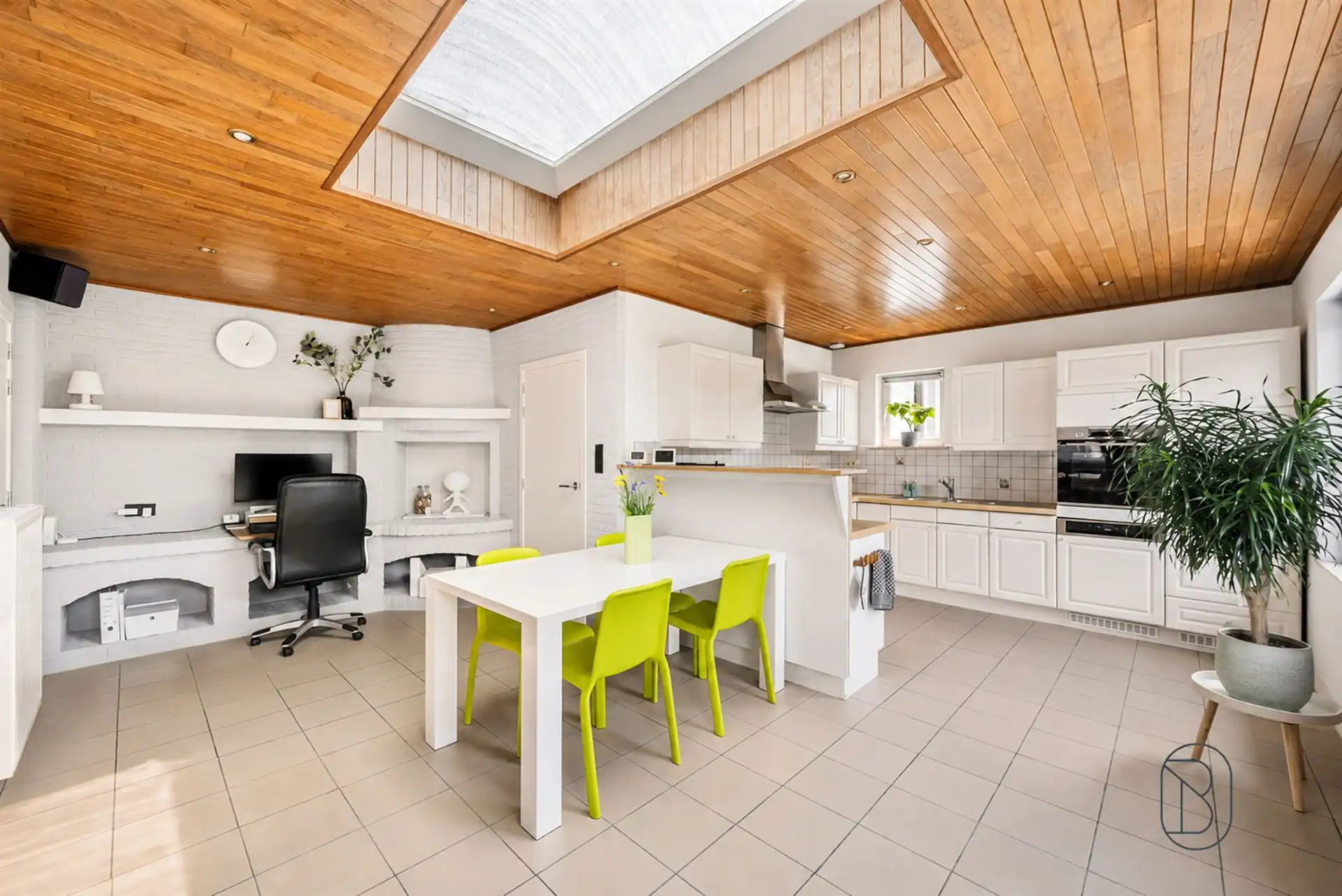 Perfect onderhouden woning met mooie tuin! foto 10