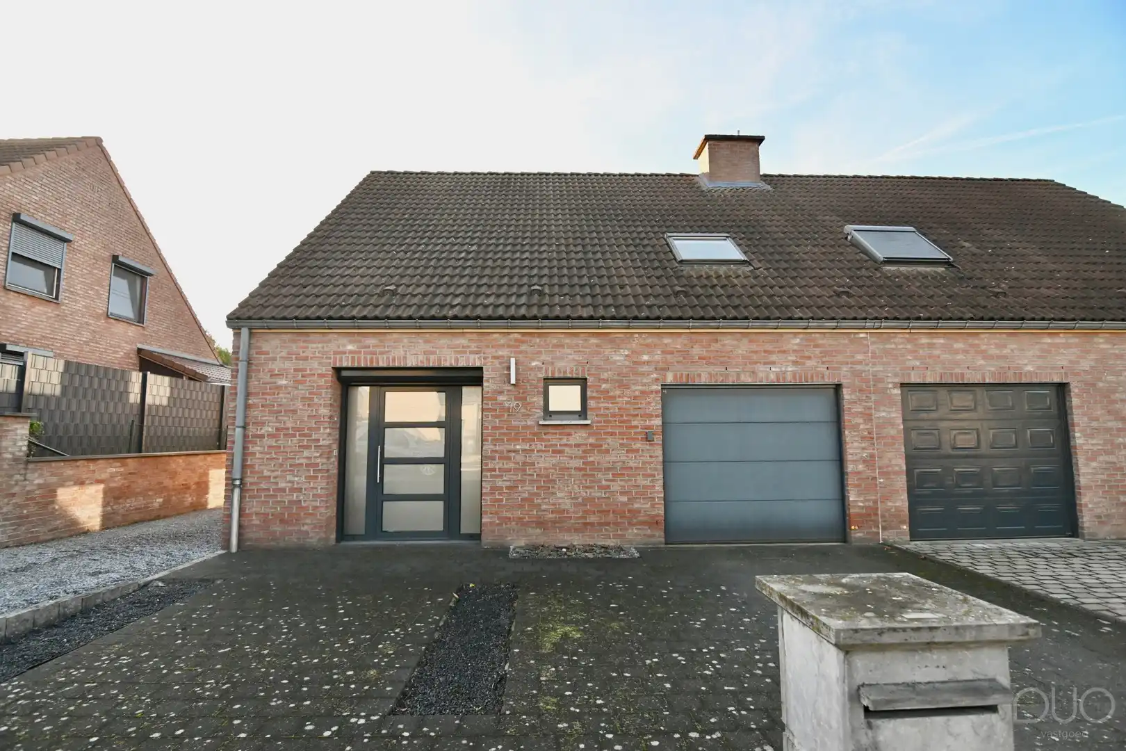 Moderne halfopen ééngezinswoning in de Tongerse stadsrand foto 18