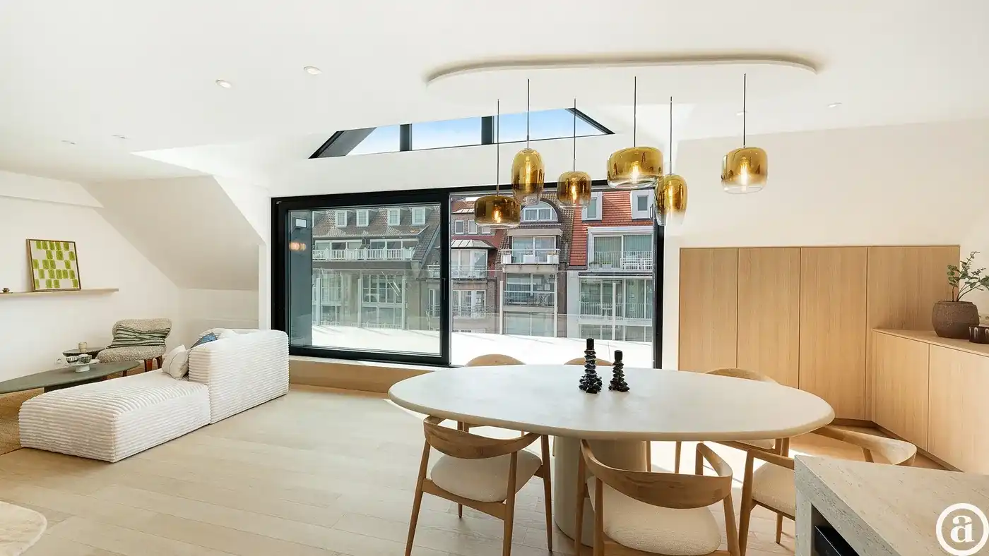 Ruime gerenoveerde duplex met 5 slaapkamers in Knokke        foto 9
