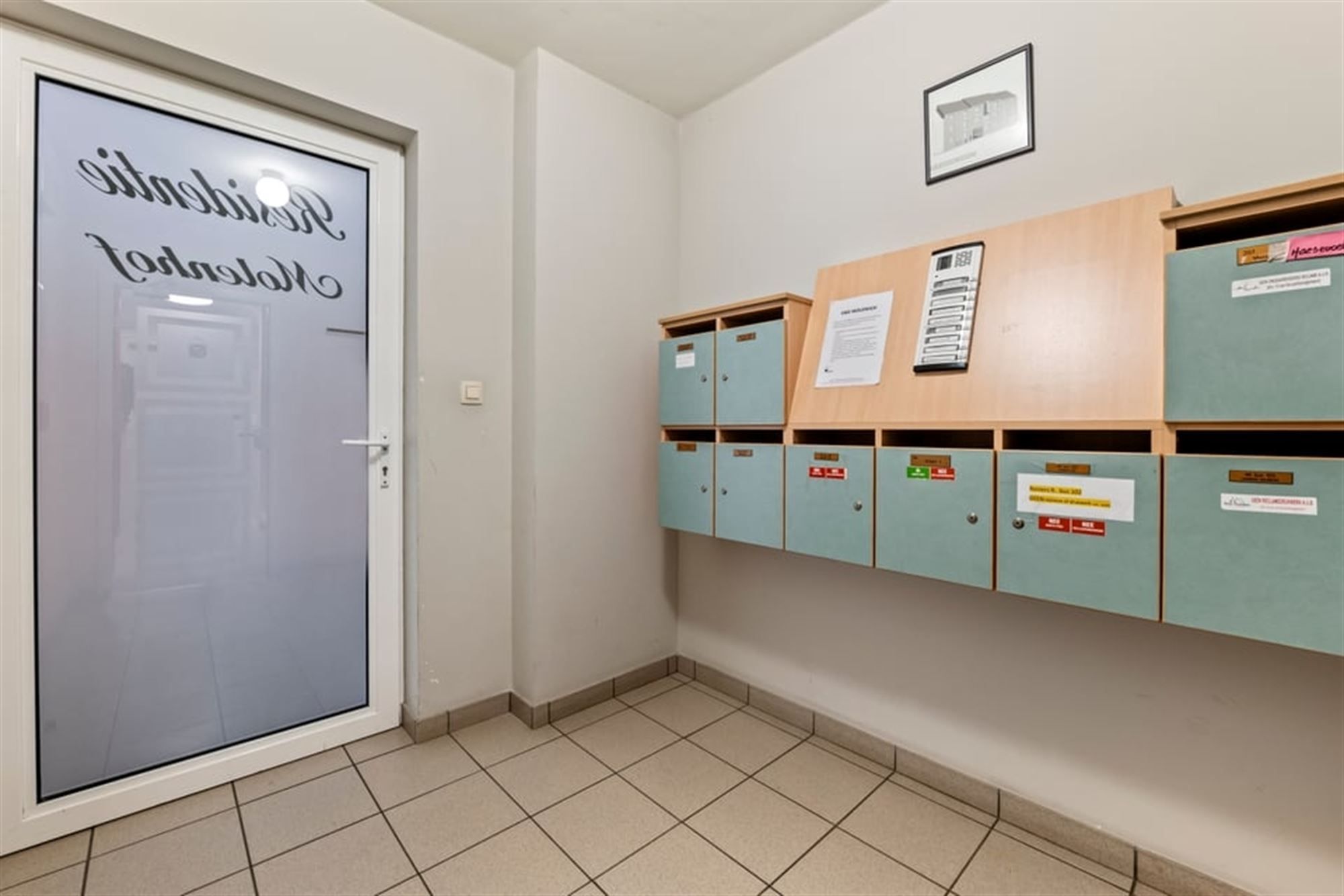 GEZELLIG 2 SLK APPARTEMENT MET STAANPLAATS IN HET CENTRUM VAN SINT-TRUIDEN  foto 25
