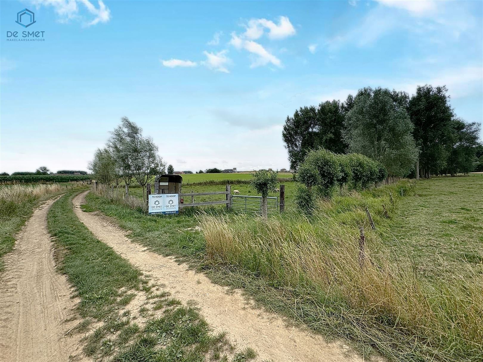 TE KOOP Rustig gelegen WEIDE van 31a30ca in Lierde  foto {{pictureIndex}}