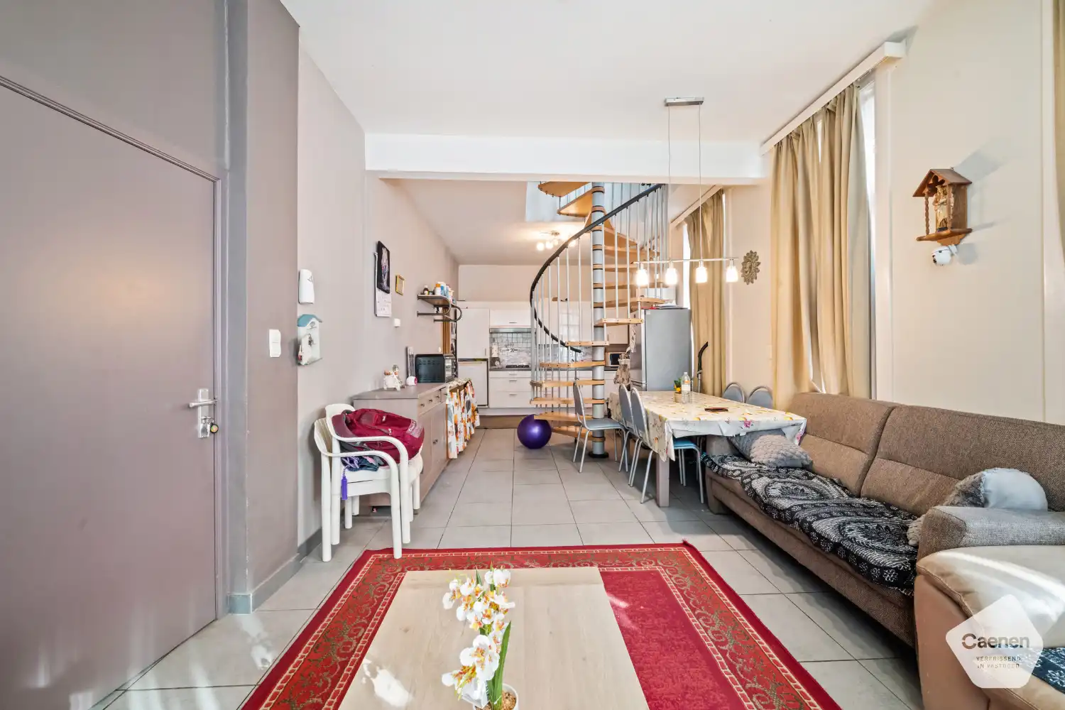 Ruim drie slaapkamer appartement met een uitstekende ligging vlakbij de haven en het strand foto 2