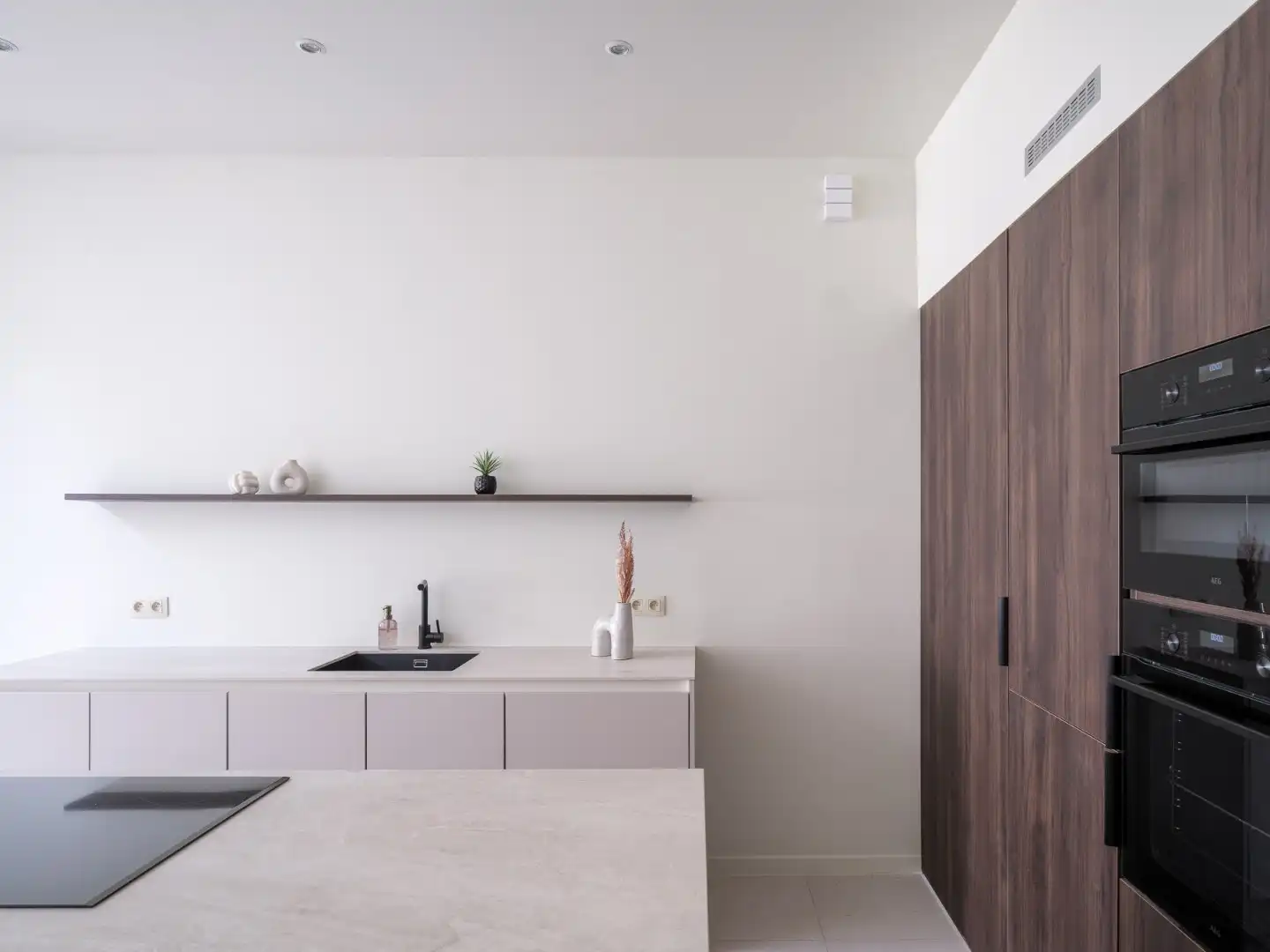 Instapklare, hoogwaardig gerenoveerde woning met stadstuin in Ledeberg foto 2