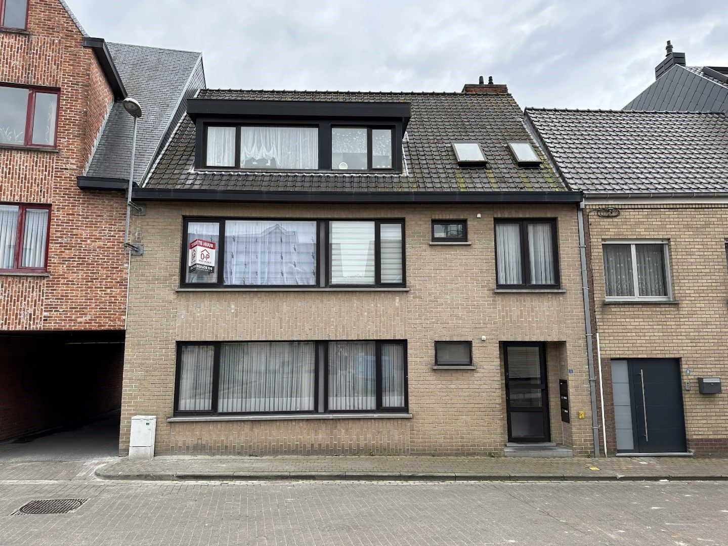 Instapklaar 2-slpk appartement met terras, Torhout foto {{pictureIndex}}