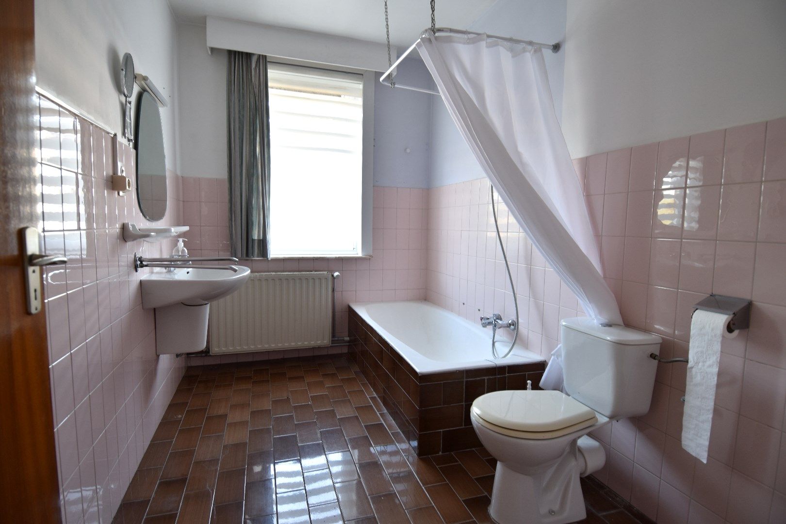 Instapklaar 2-slaapkamerappartement met terras te koop in Gullegem-centrum foto 7