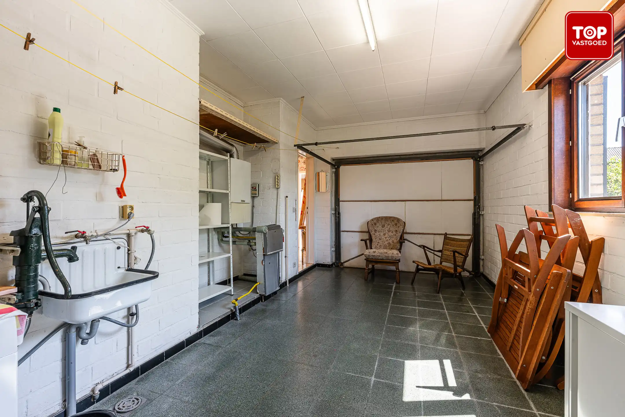 Op te frissen bungalow met 3 ruime slaapkamers en een zonnige tuin van circa 500 m² foto 17