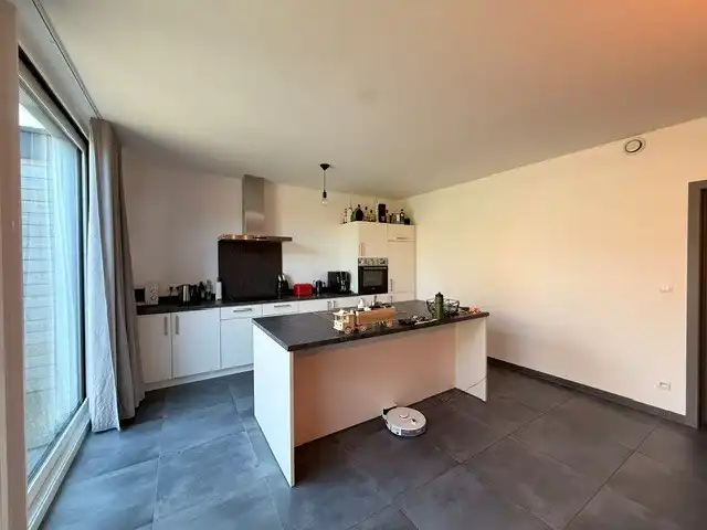 Recent, gelijkvloers appartement afgewerkt met hedendaagse materialen nabij Maaseik! foto 6