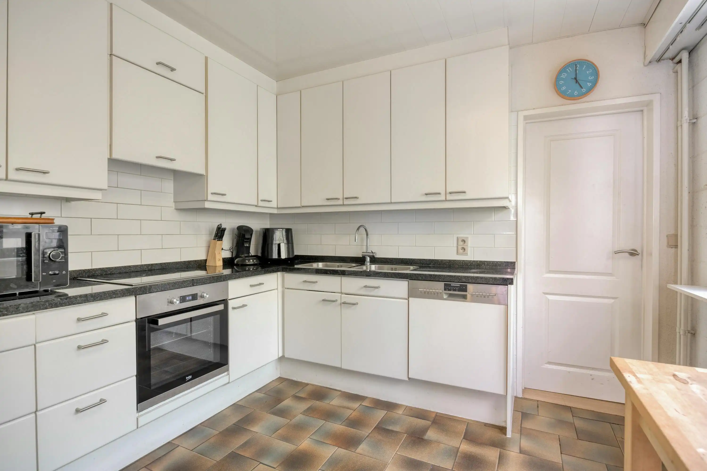Huis met 2 slaapkamers te koop in centrum Kapellen! foto 7