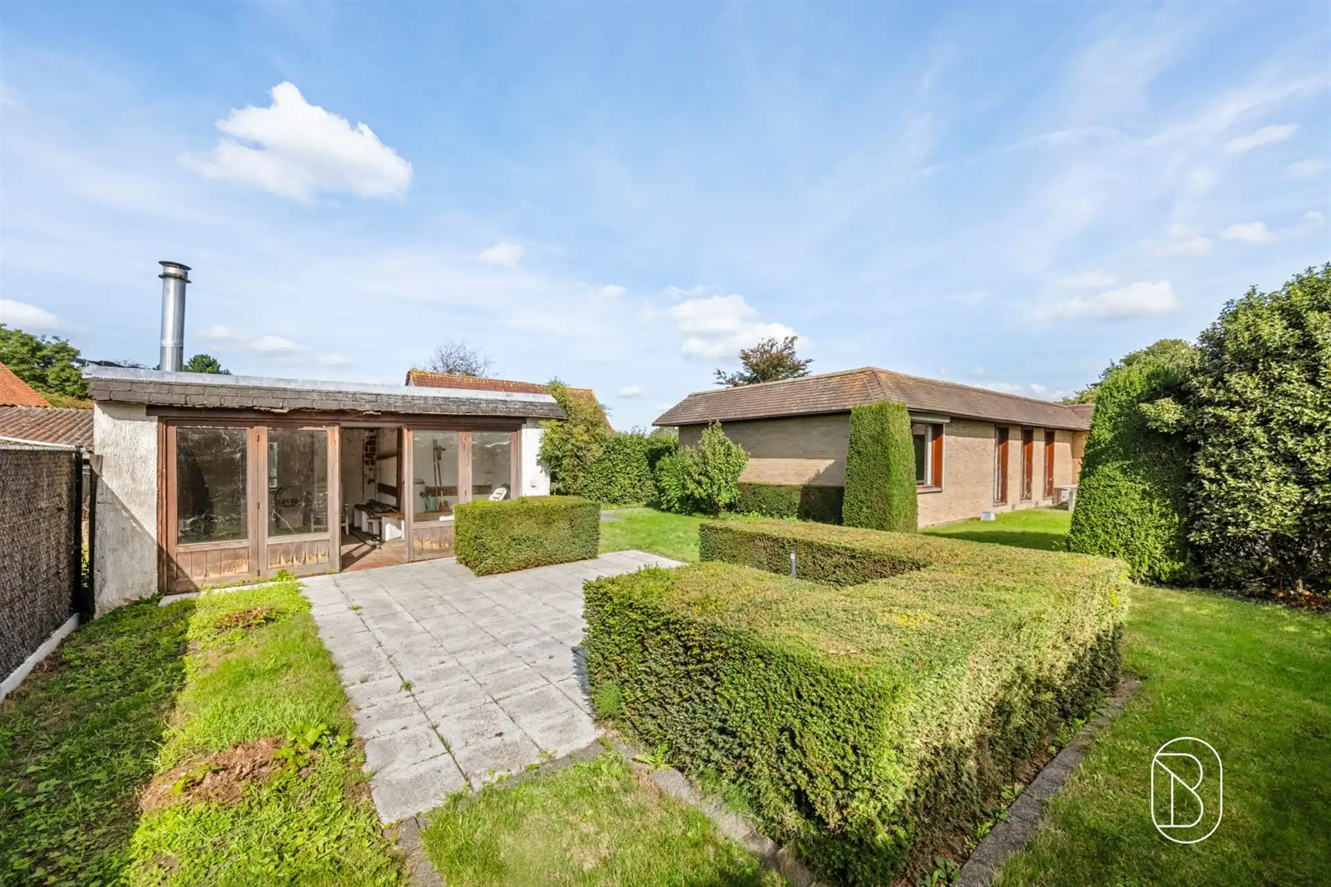 Charmante bungalow op ruim perceel van 855 m² foto 5
