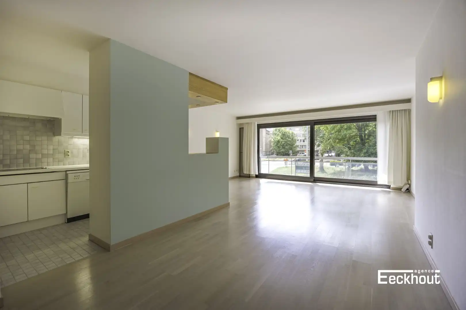Mooi en centraal gelegen 2 slaapkamerappartement met open zicht! foto {{pictureIndex}}