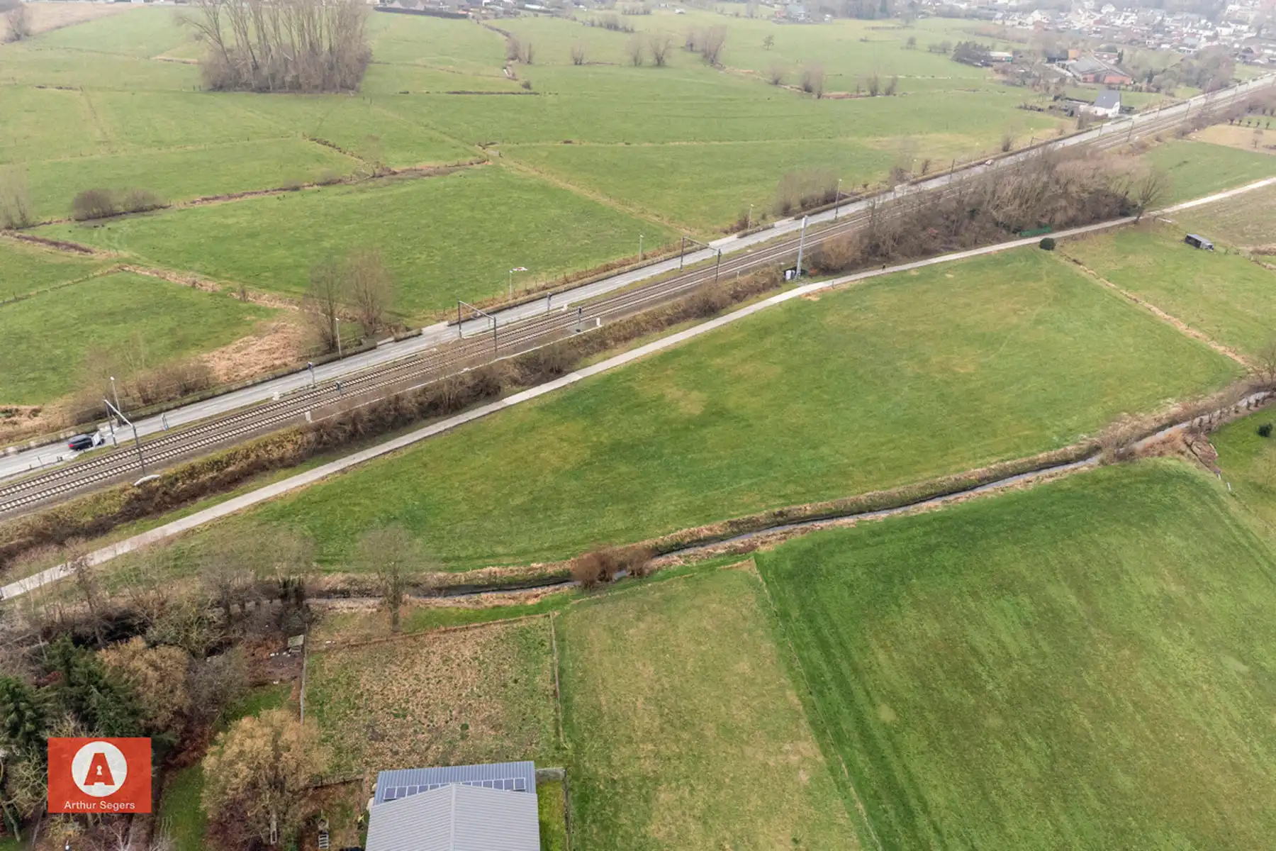 Weiland/Landbouwgrond van 127a - grens Buggenhout, Malderen foto {{pictureIndex}}