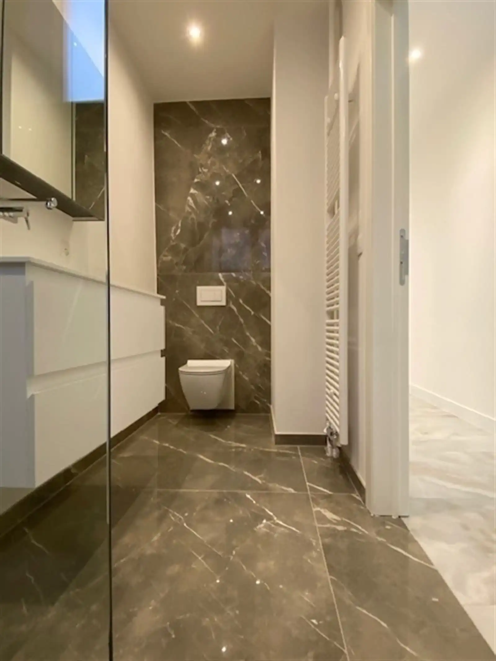 High end gerenoveerd 3 slaapkamer appartement foto 10