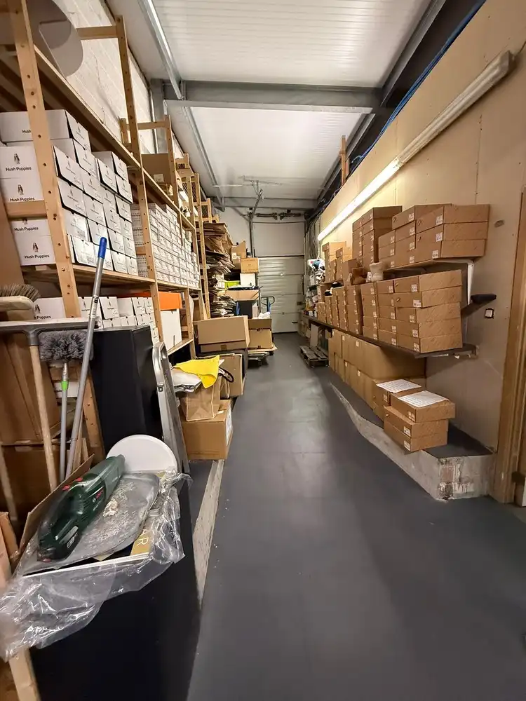 BAANWINKEL MET PARKING NABIJ MEDI MARKET, CARREFOUR, KRËFEL, ... foto 14