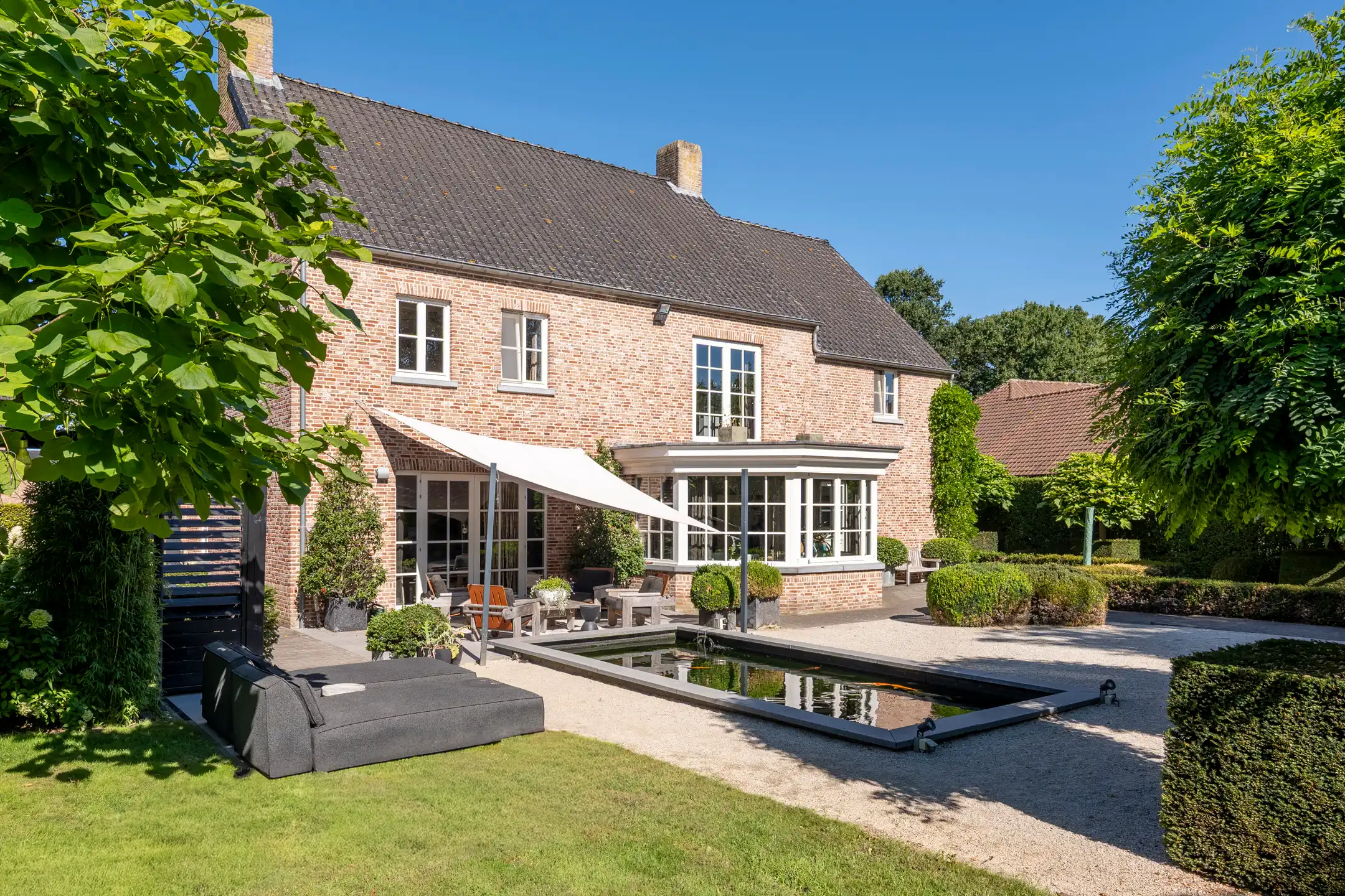Luxe  villa met een oppervlakte van 475m²  op 1.383m² grond. foto 36