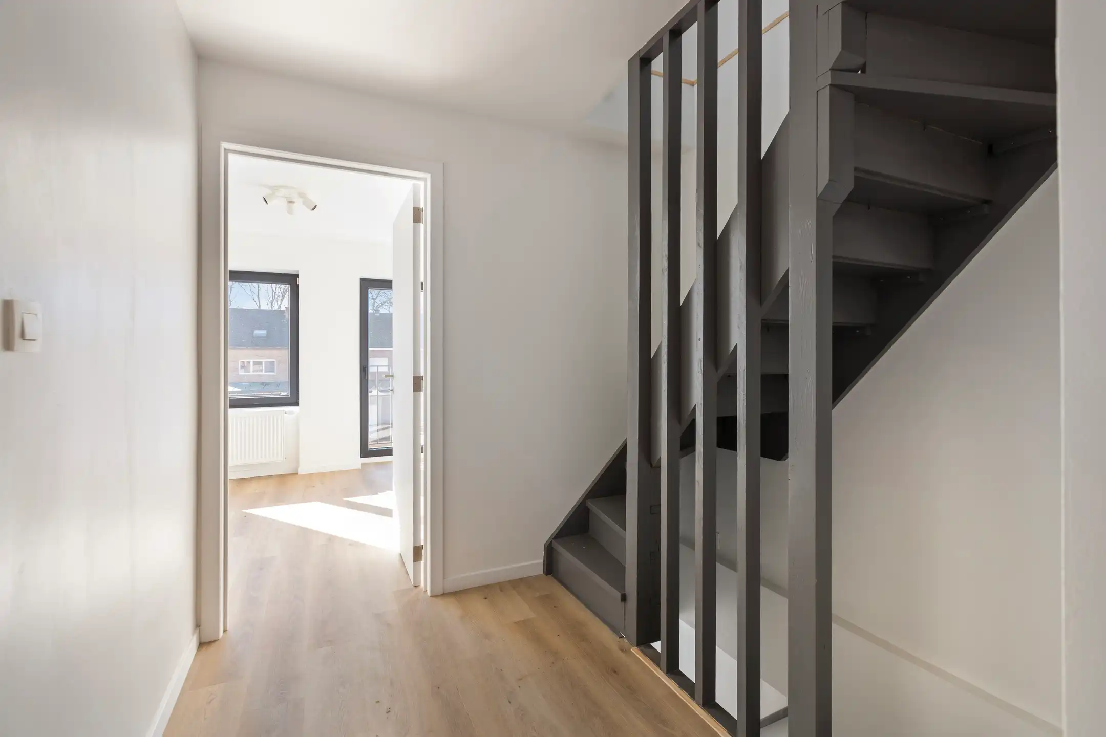 Woning met 4 slaapkamers, 2 badkamers en 2 autostaanplaatsen foto 7