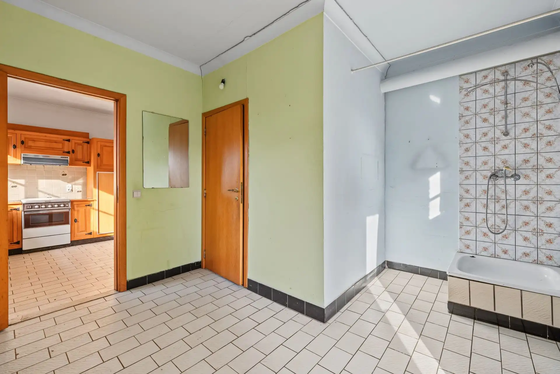 Te renoveren gezinswoning op een uitstekende woonlocatie & mooi perceel van 536m² foto 8