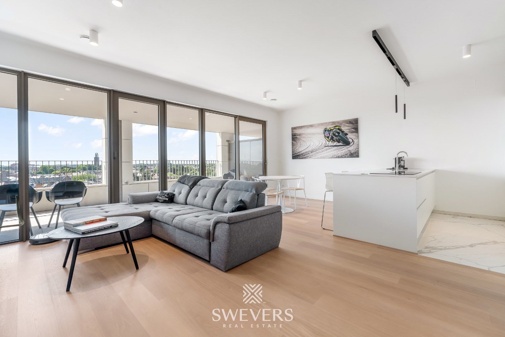 Luxueus instapklaar appartement met twee terrassen én parkeergarage in Quartier Blue foto {{pictureIndex}}