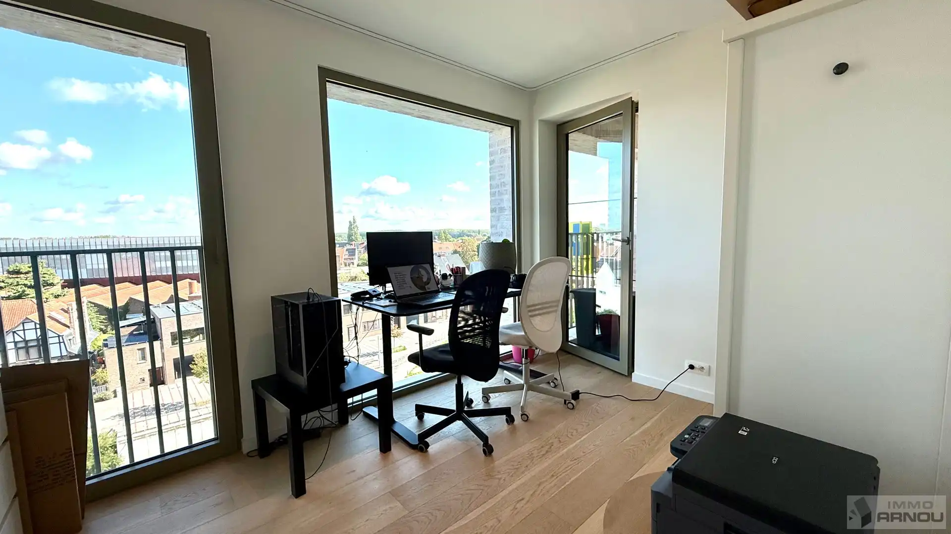 Instapklaar recent appartement met 2 slaapkamers foto 10