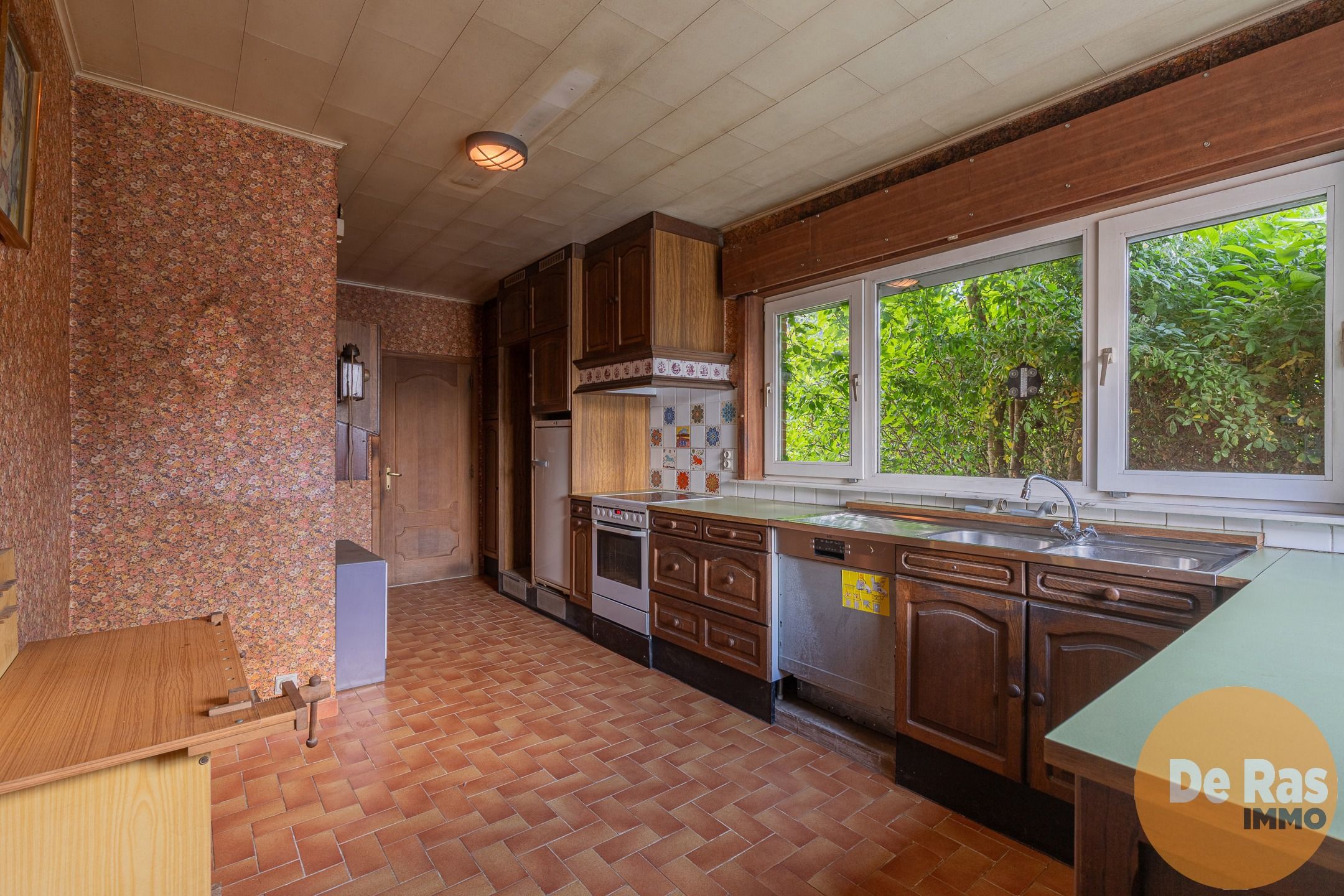 WANZELE - Te renoveren open bebouwing op perceel van 1286 m² foto 9