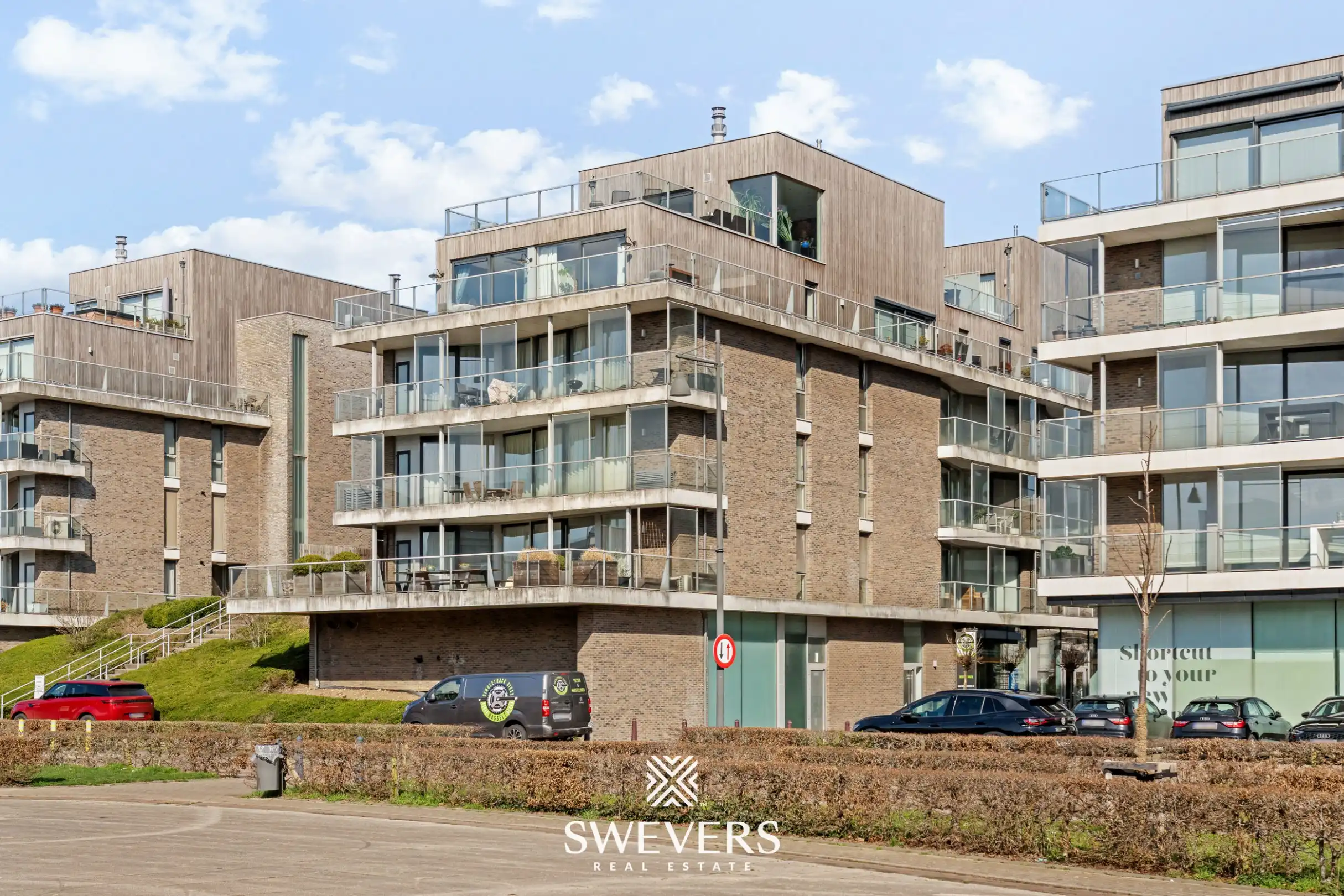 Luxueus penthouse van 204 m² met uitzonderlijke terrassen en panoramisch zicht in Hasselt foto {{pictureIndex}}