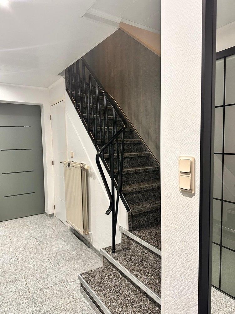 Genk, Kraaistraat 11 – Volledig gerenoveerde en energiezuinige (EPC B) rijwoning met 3 slaapkamers, terras en tuin gelegen in een rustige woonwijk. foto 10