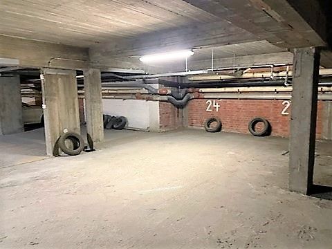 2 Autostaanplaatsen in overdekte garage aan Station Nekkerspoel foto 2