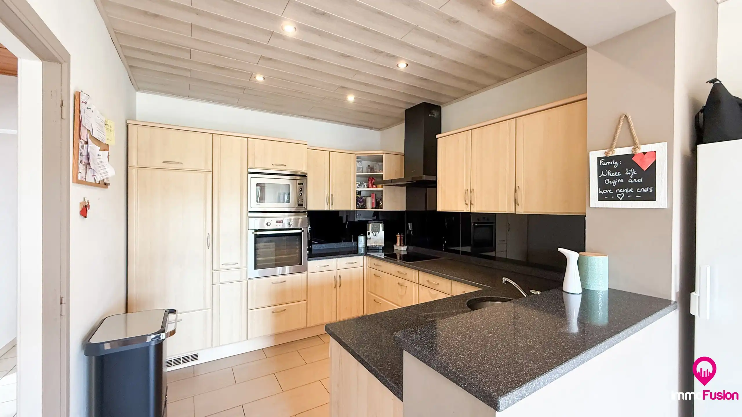 Charmante woning met 5 slaapkamers op een ruim perceel! foto 14