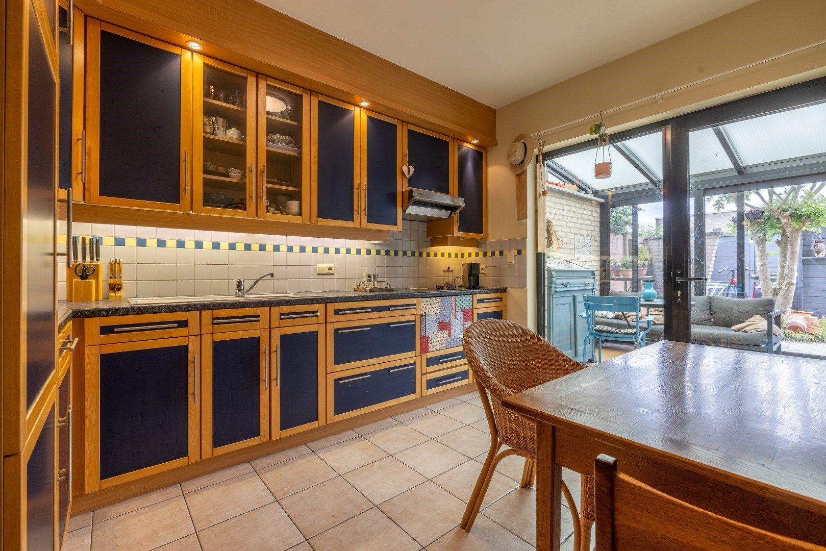 Leuke, ruime woning met 3 slk, garage en tuintje foto 7