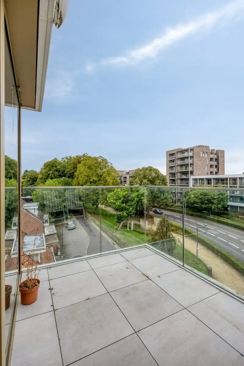 Exclusief appartement aan de stadsrand foto 16