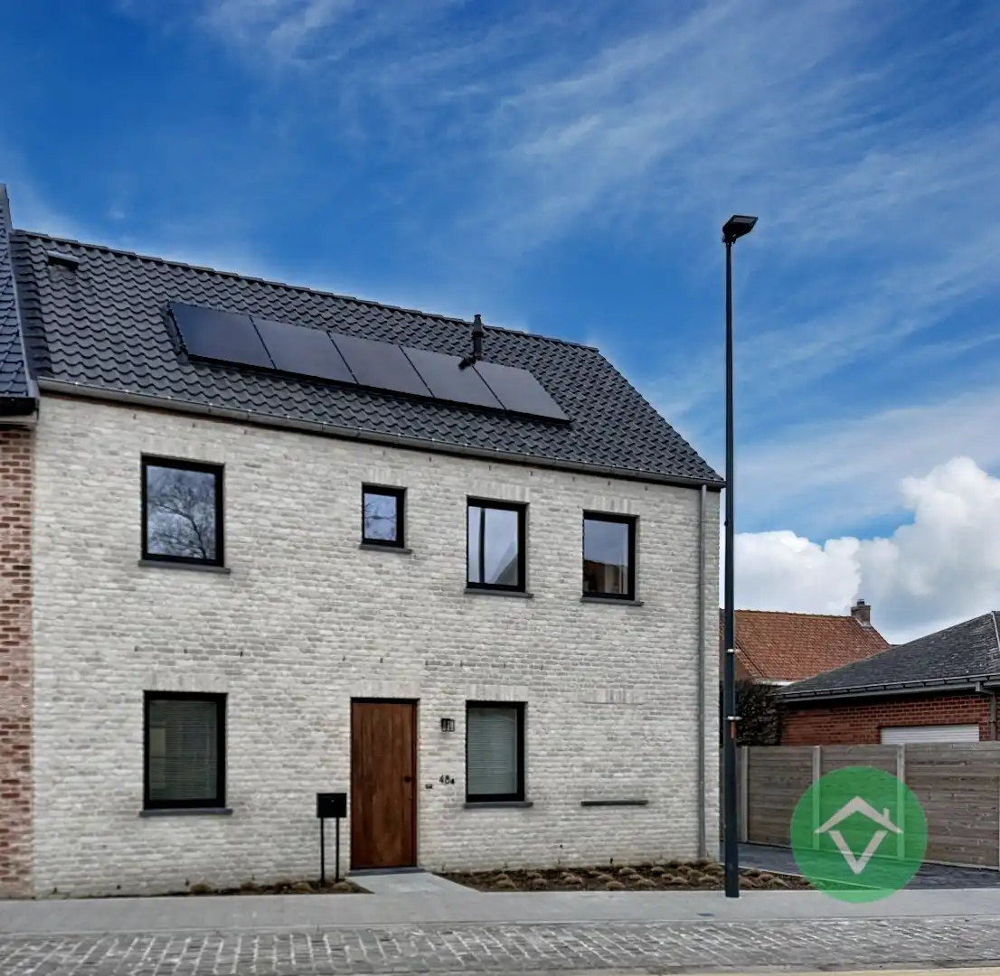 Instapklare woning met 3 slaapkamers te Koekelare foto 2