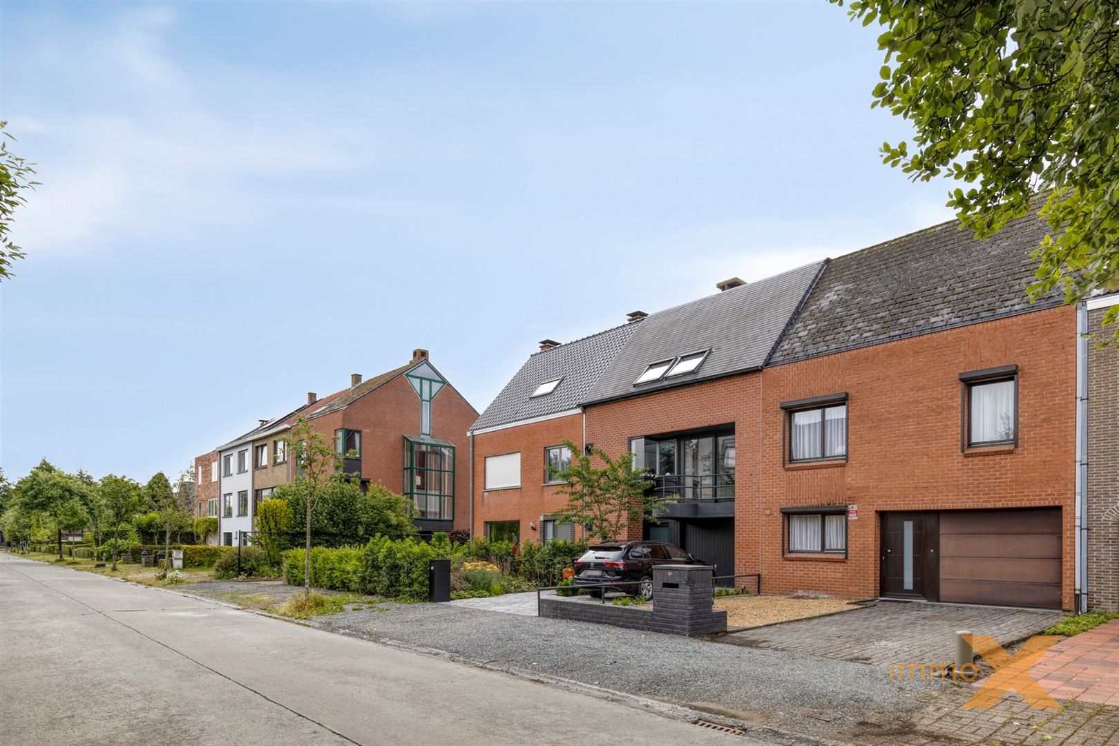 TOFFE WONING MET GARAGE EN TUIN foto 2