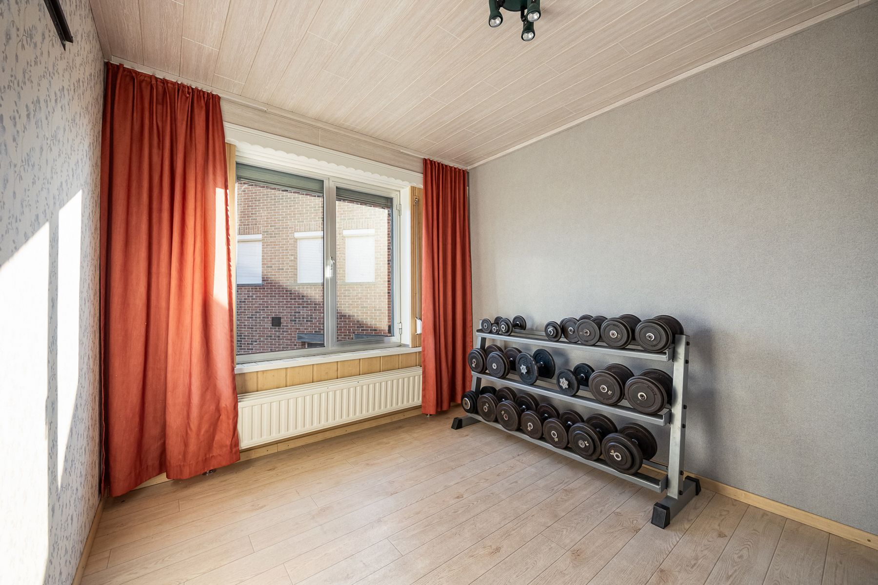 Rustig gelegen woning met 3 slaapkamers en garage. foto 20
