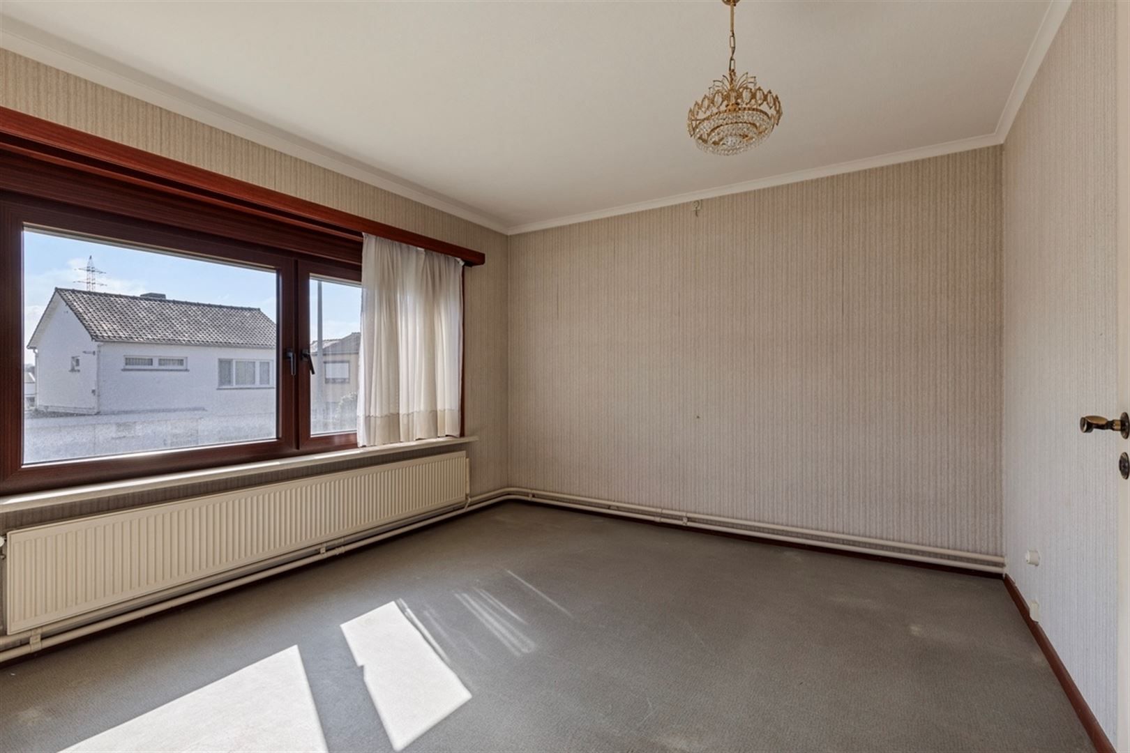 Statige te renoveren woning in Eine foto 15