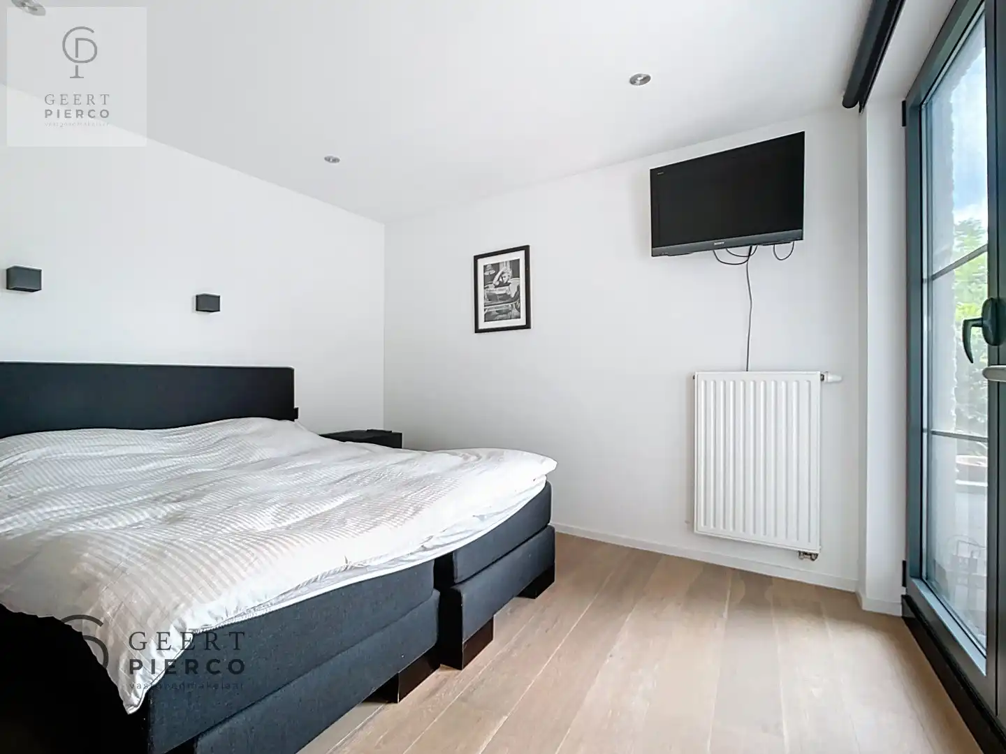 Prachtig nieuwbouwappartement met 2 garages foto 18