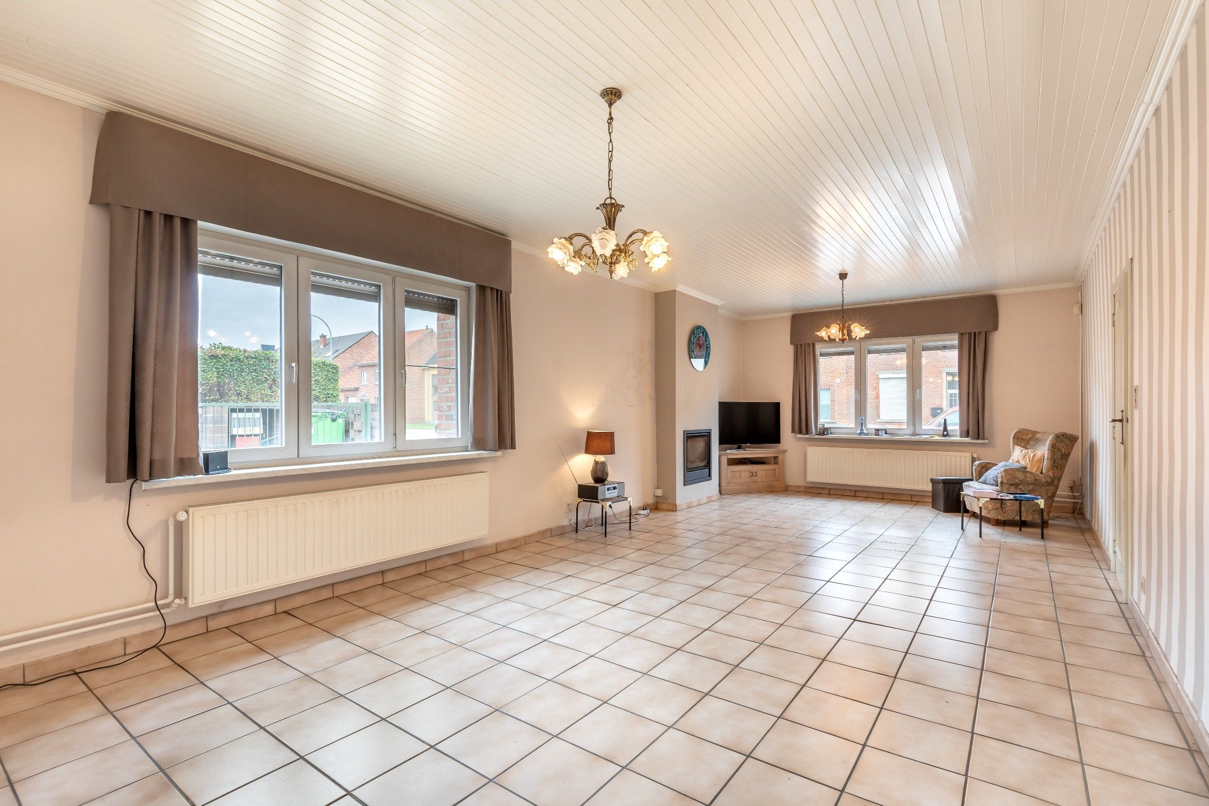 Woning met achterliggende grote loodsen (220m2) foto 5