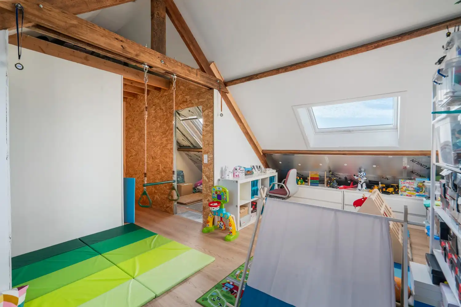 Prachtig gerenoveerde woning met tuin, zonnepanelen en garage in Sint‑Pieters‑Leeuw foto 21