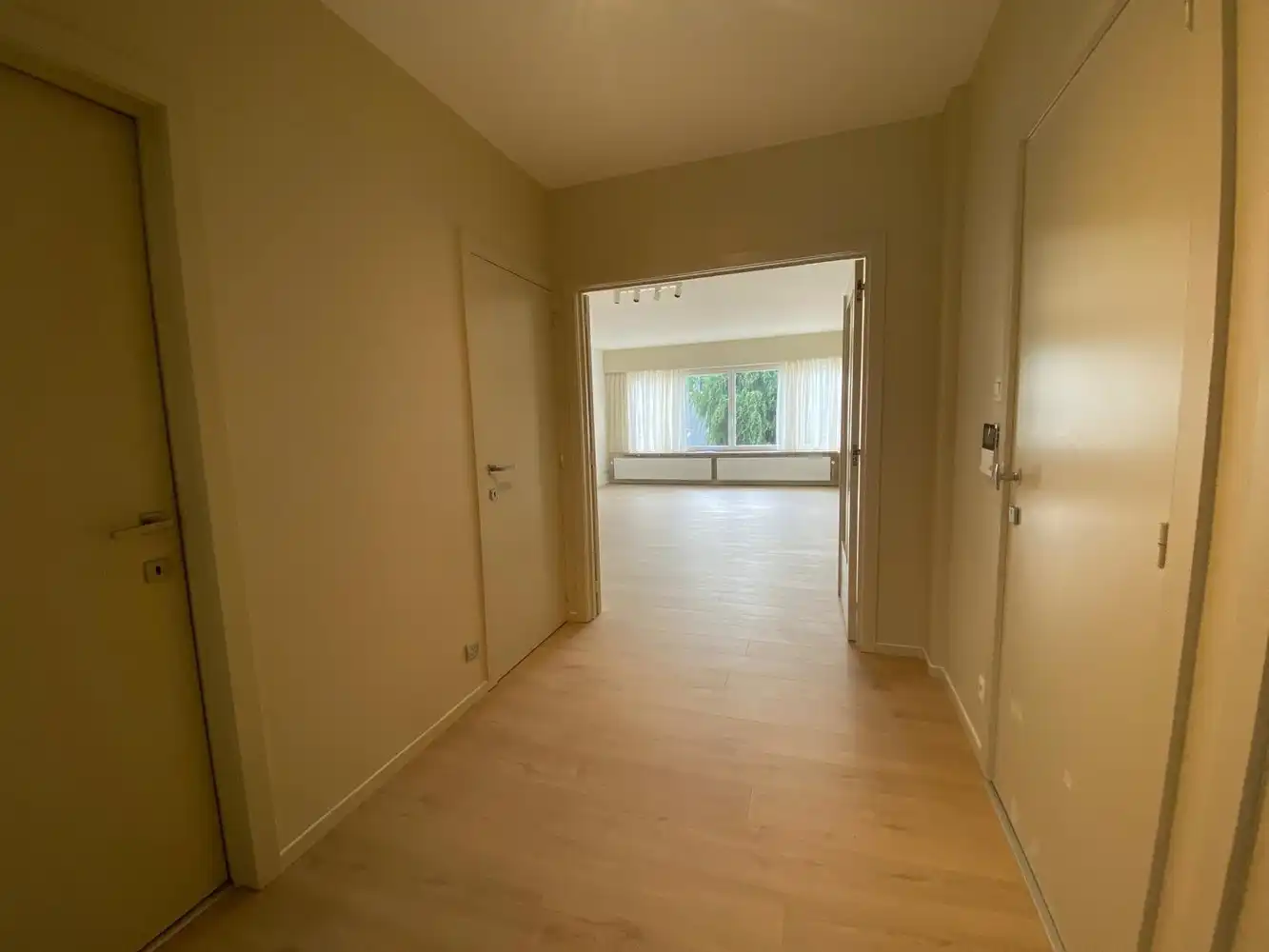 KLAPROZENLAAN 27/02.01 foto 2