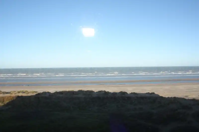 Studio met panoramisch zeezicht foto 7