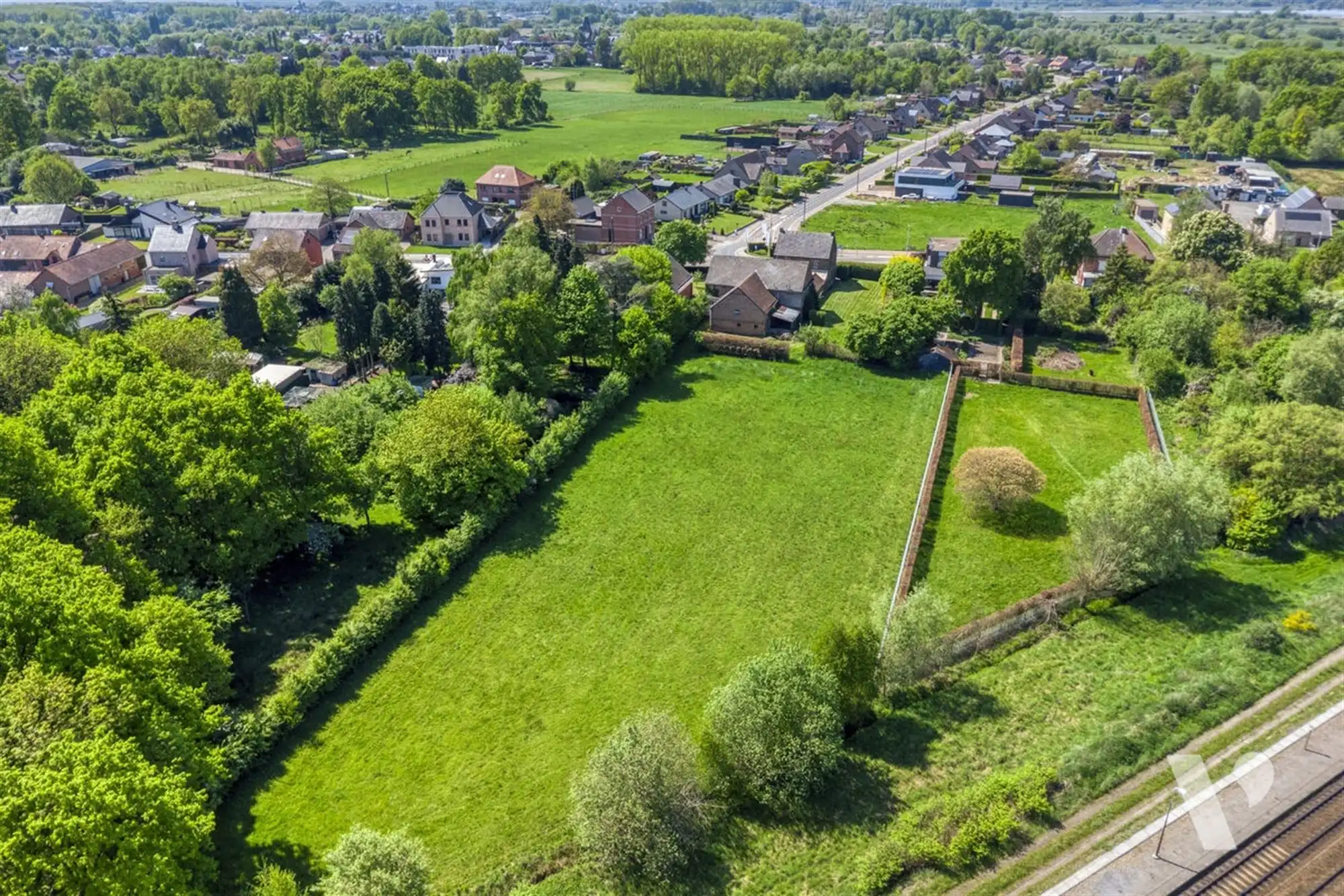 Statige woning met bijgebouw, tuin en weiland op 61a87ca foto 43