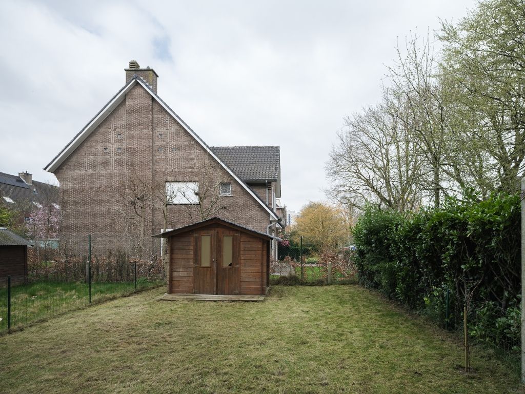 Gerenoveerd 1 slpk appartement met tuin nabij station Gent Sint-Pieters foto 4