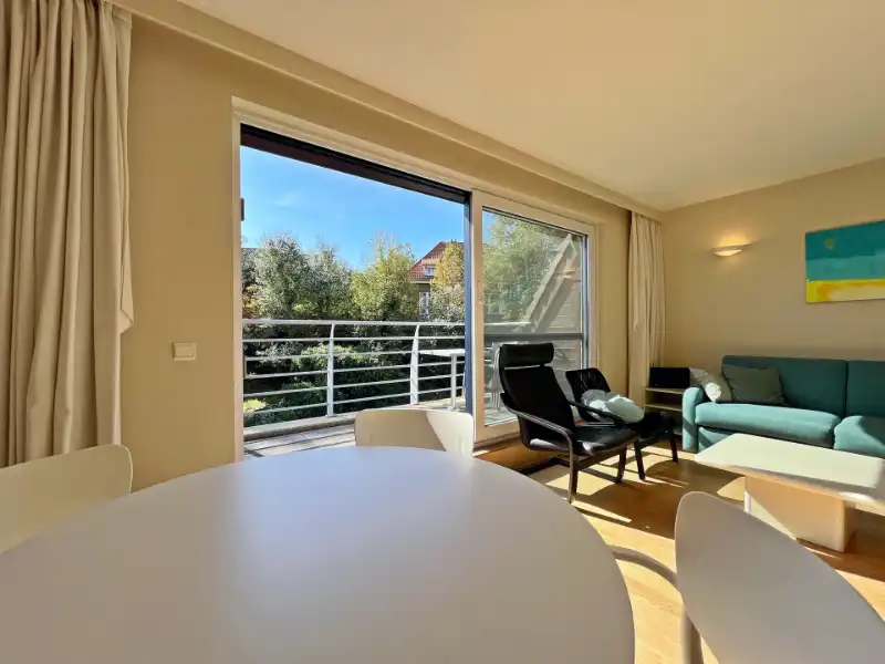 RUSTIG APPARTEMENT MET GROOT ZONNIG TERRAS foto 15
