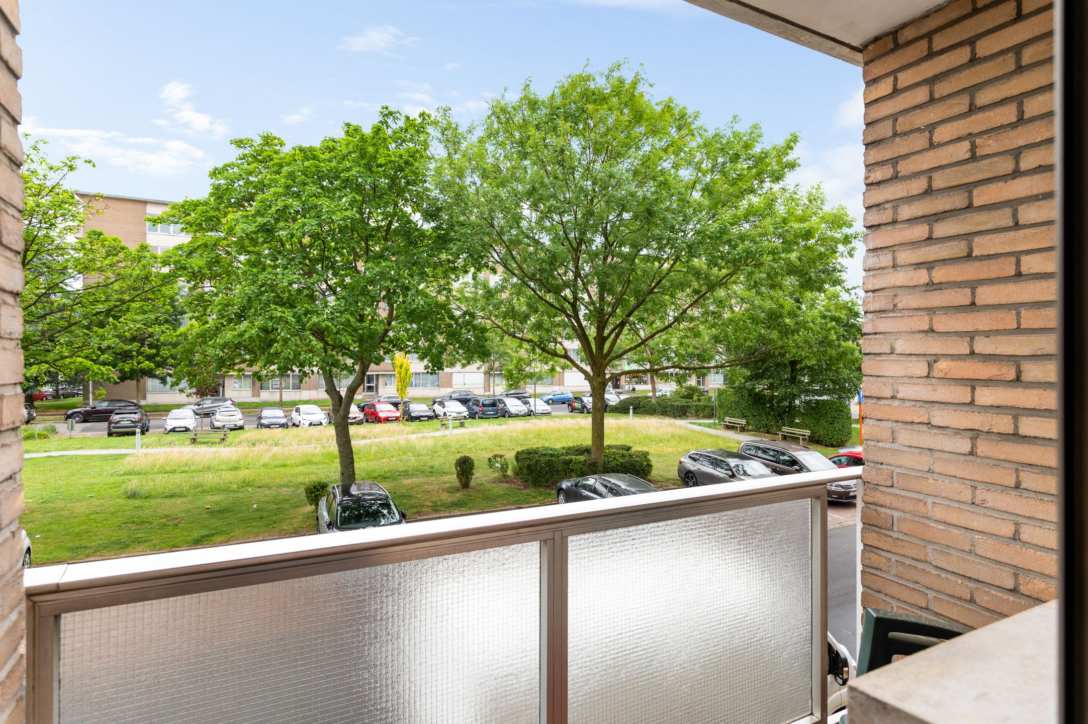 Ruim 2-slk.-appartement met terras, lift en staanplaats foto 14