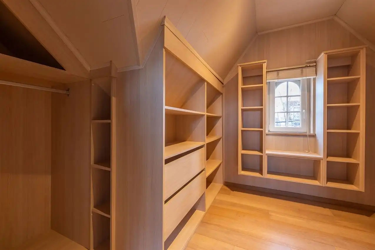 Stadswoning met drie slpk en tuintje op gunstige locatie foto 30