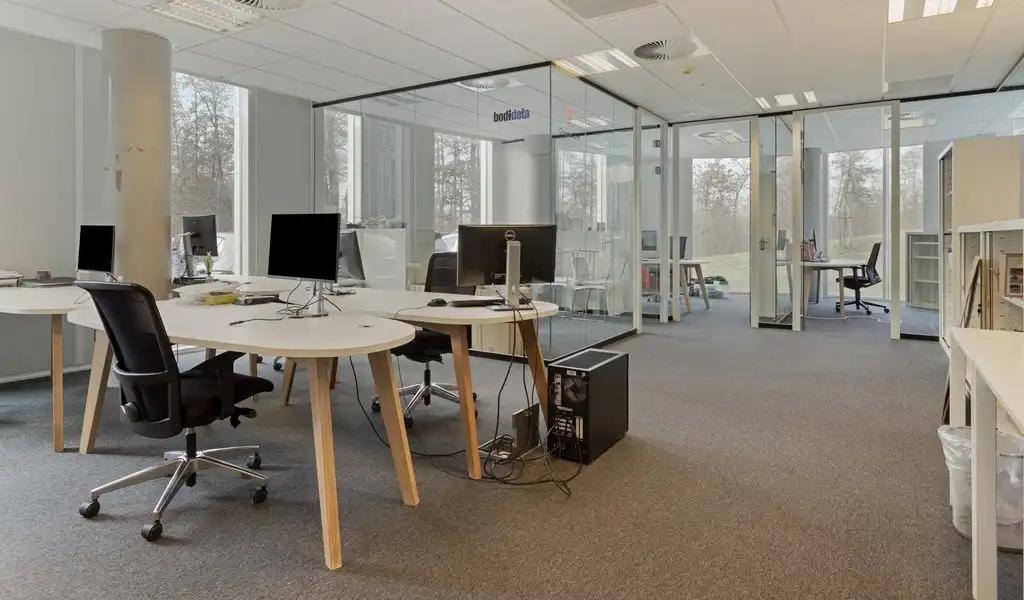 Gemeubelde kantoren met dienstverlening in Planet Business Center aan The Loop in Gent foto 11