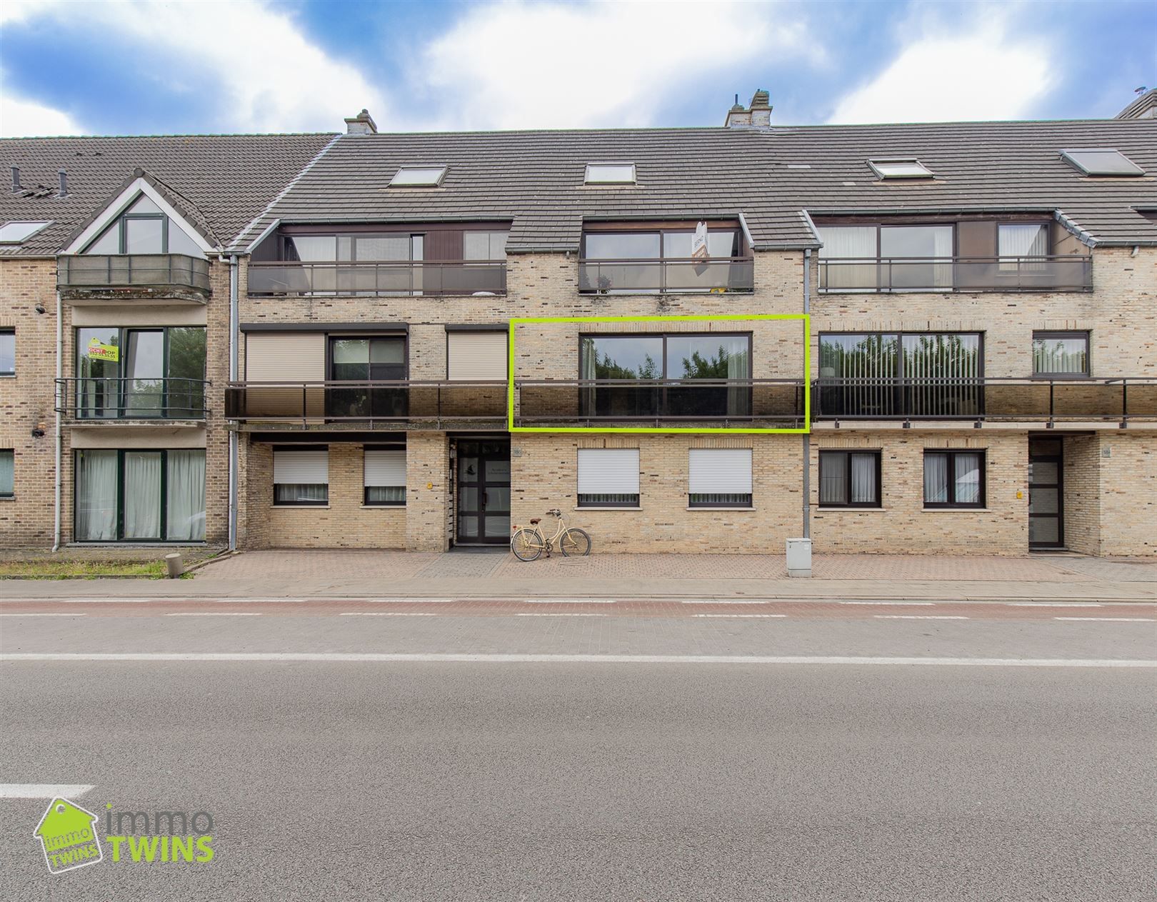 Instapklaar appartement met groot zonneterras en garage foto {{pictureIndex}}