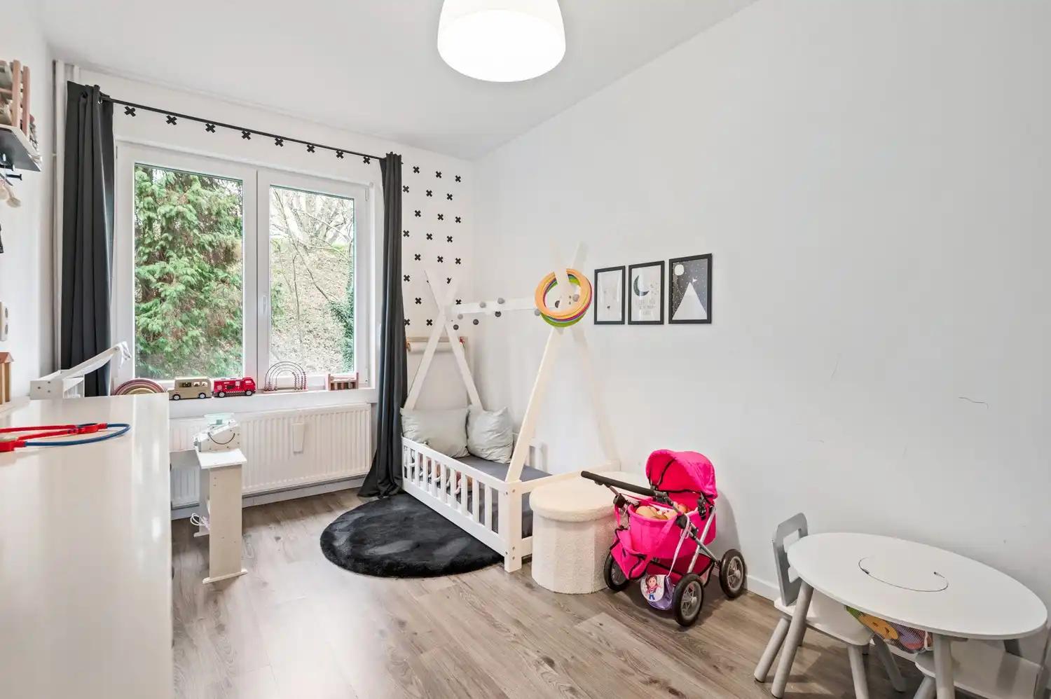 Instapklaar appartement op de 1ste verdieping met 2 slaapkamers en berging te Mortsel! foto 9