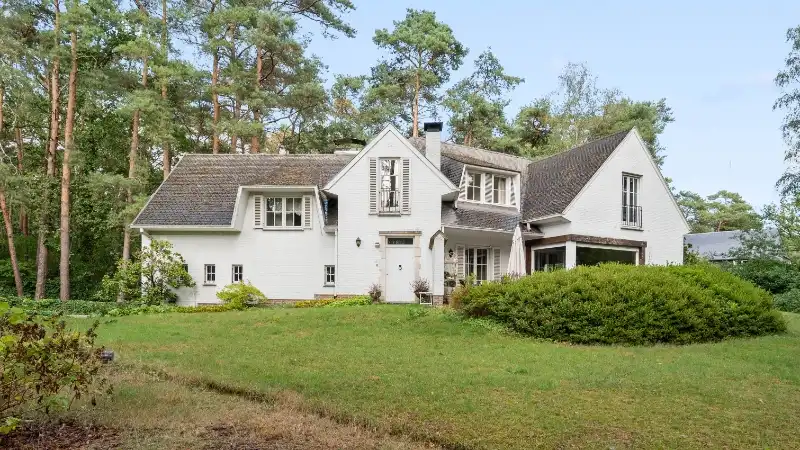Karaktervolle villa van 325m² met 5 slaapkamers op 24 are foto 27